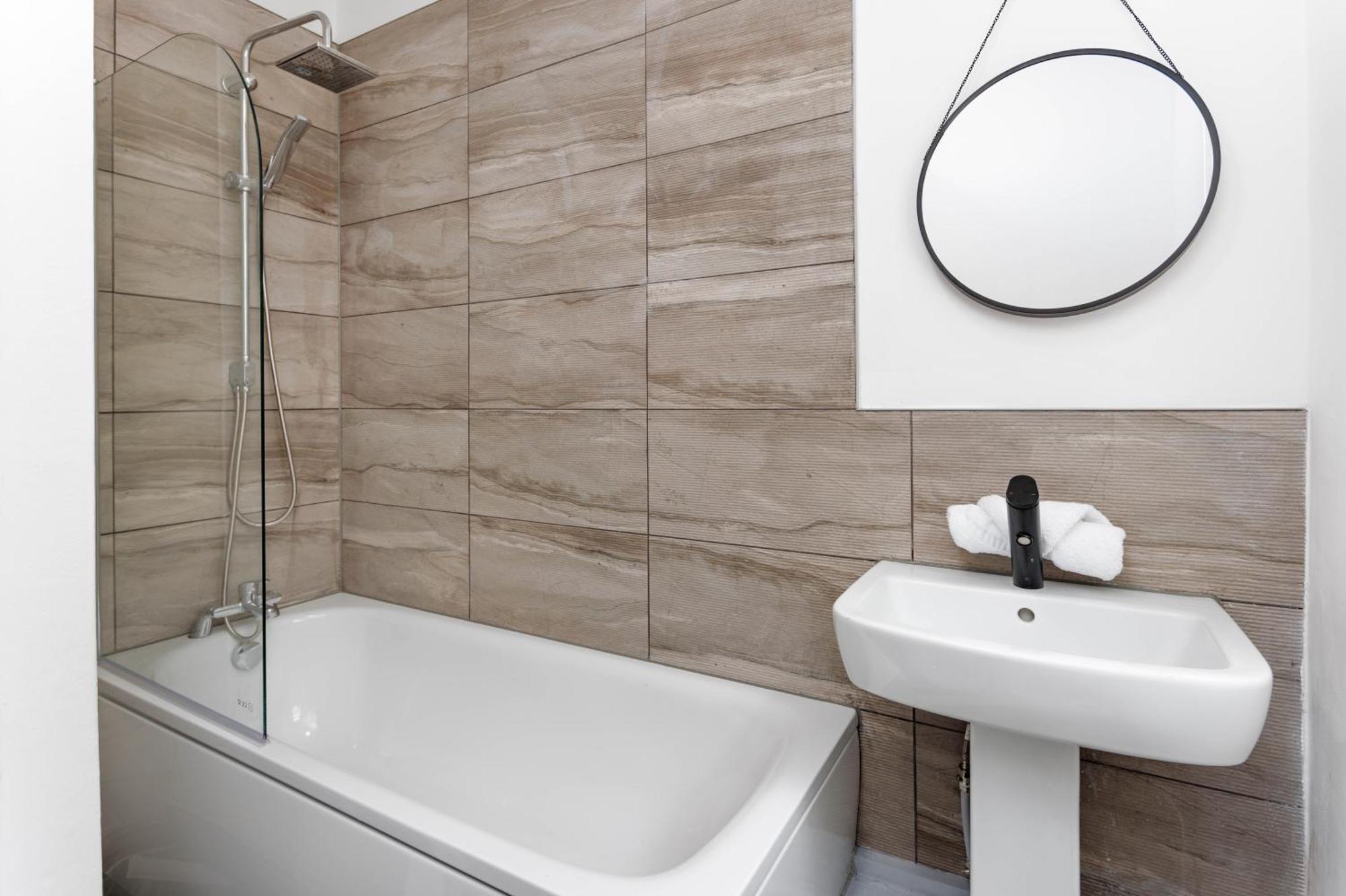 Newly Renovated Apartments In Liverpool - Extended Stay Exterior foto